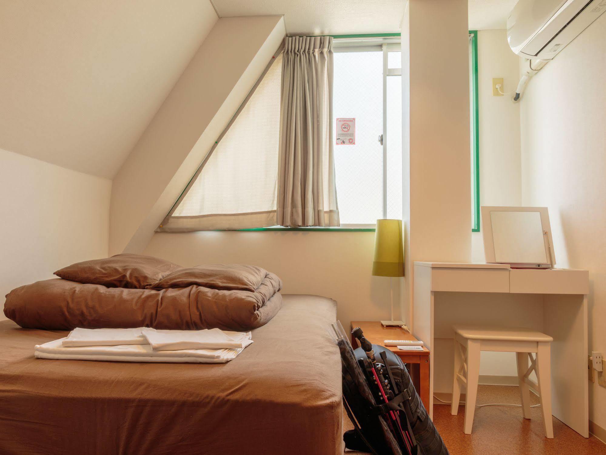 J-Hoppers Osaka Guesthouse Exterior photo