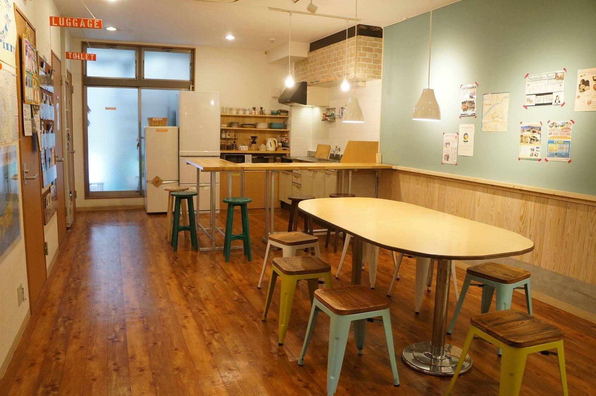 J-Hoppers Osaka Guesthouse Exterior photo